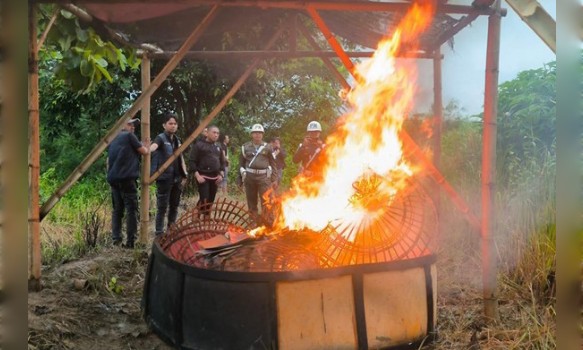 judi-sabung-ayam-di-lamongan_43_copy_583x350